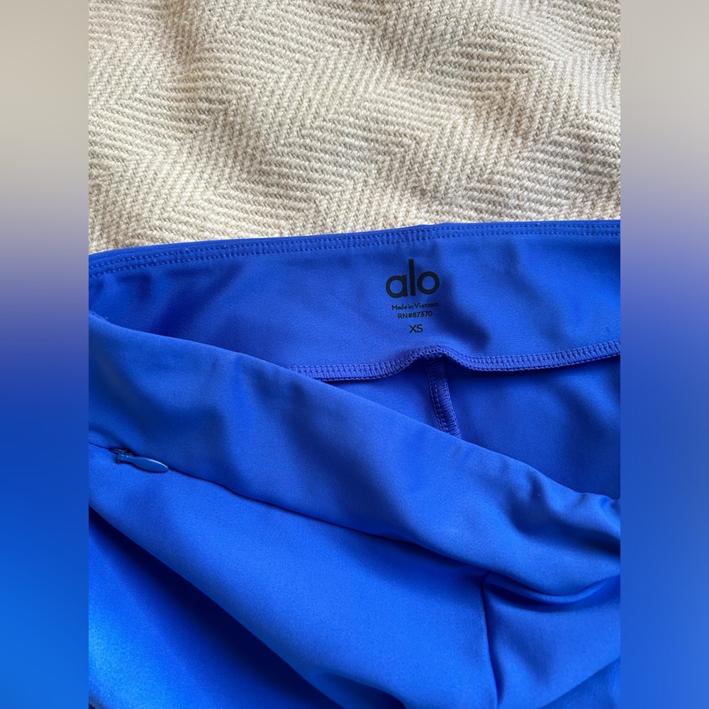 Alo Yoga Air-Lift Capri Royal Blue View 4